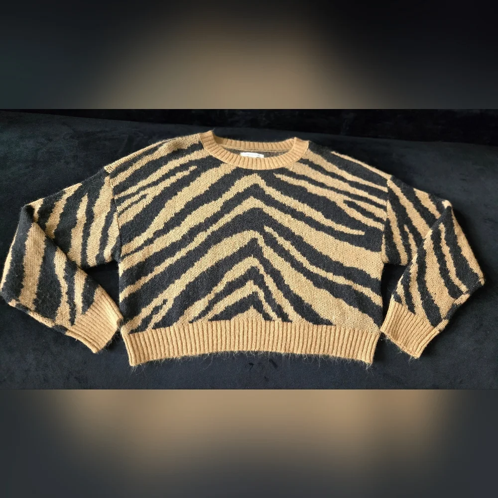 American Eagle Outfitters Zebra Pattern Sweater - Black and Brown